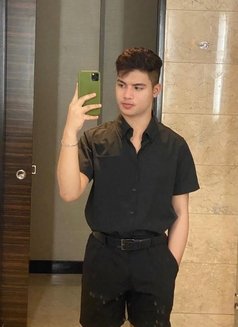 Kaede Sex/Cam Show Cute Guy 19 - Male escort in Makati City Photo 3 of 16