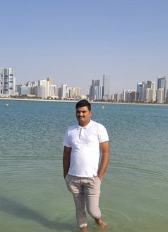 Ladies Only - Male escort in Dubai Photo 7 of 7