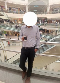 Kaffan Only Free service - Male escort in Sharjah Photo 1 of 1