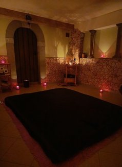 Kailash Tantra - Masajista in Florence Photo 3 of 4
