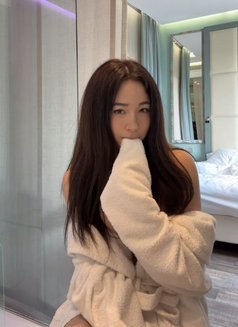 Kailly - escort in Abu Dhabi Photo 11 of 11