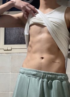 Kaith - Male escort in Abu Dhabi Photo 7 of 12