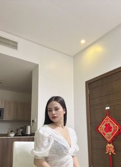 Kaitlyn - escort in Manila Photo 2 of 4