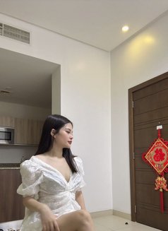 Kaitlyn - escort in Manila Photo 4 of 4