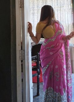 Kajal Cam Queen - dominatrix in Mumbai Photo 13 of 16