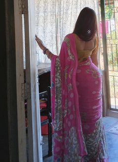 Kajal Cam Queen - dominatrix in Mumbai Photo 14 of 16