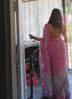 Kajal Cam Queen - dominatrix in Mumbai Photo 16 of 16