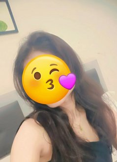 Kajal cam session & sex chet - escort in New Delhi Photo 5 of 5
