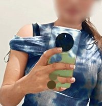 Kajal cam session & sex chet - escort in New Delhi
