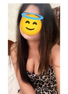 Kajal cam show & real meet - escort in Pune Photo 4 of 6