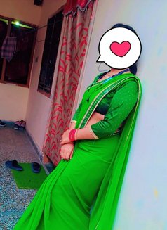 Kajal cam show & sex chat - puta in New Delhi Photo 4 of 8