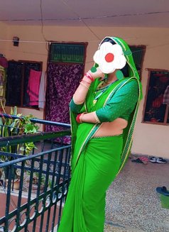 Kajal cam show & sex chat - puta in New Delhi Photo 5 of 8