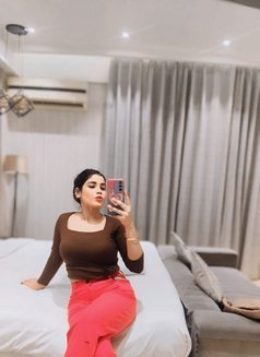 Kajal - masseuse in Ahmedabad Photo 4 of 5