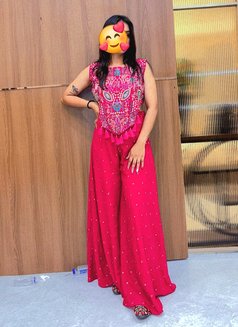 Private meet - escort in Bangalore Photo 4 of 5