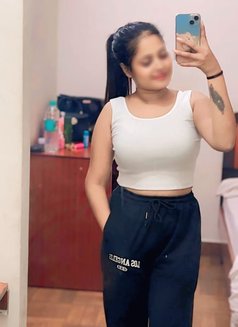 Kajal – Indian Escort in bangalore - puta in Bangalore Photo 1 of 4