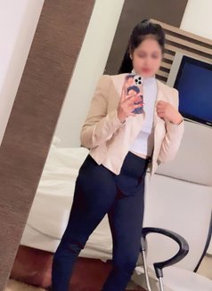 Kajal – Indian Escort in bangalore - puta in Bangalore Photo 2 of 4