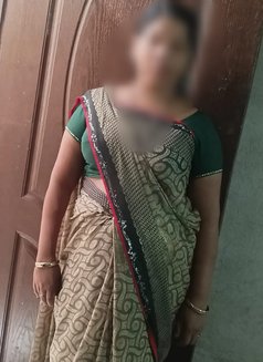 Kajal - escort in Mumbai Photo 1 of 3