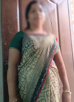 Kajal - escort in Mumbai Photo 2 of 3