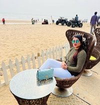 Kajal cam show & real meet - escort in Mumbai