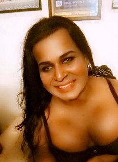 Kajal - Transsexual escort in New Delhi Photo 10 of 21