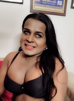 Kajal - Transsexual escort in New Delhi Photo 16 of 21