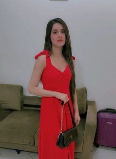 Kajal Indian Model - puta in Abu Dhabi Photo 3 of 4