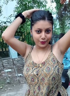 Kajal Mandal - puta in Mumbai Photo 2 of 3