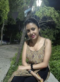 Kajal Mandal - puta in Mumbai Photo 3 of 3