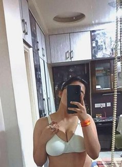 Kajal Reddy - escort in Bangalore Photo 3 of 5