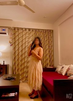 Riya Kaur - escort in New Delhi Photo 3 of 8