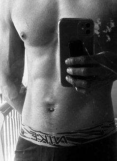 Kaldrogo - Male escort in Kathmandu Photo 4 of 4