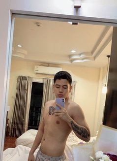 KaLi. KAI - Male escort in Bangkok Photo 5 of 6