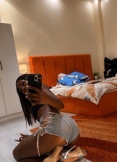 Kalisha - escort in Dakar Photo 3 of 8