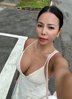 Kally - escort in Hanoi Photo 18 of 24