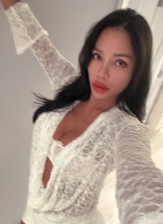 Kally - escort in Hanoi Photo 21 of 24