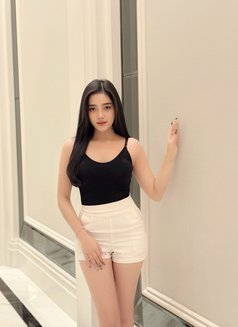 Kaluna - escort in Bali Photo 3 of 3