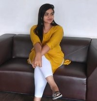 Kalyan call girl and escorts service - puta in Kalyan