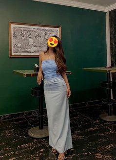 Kamala Karki - puta in Kathmandu Photo 2 of 2