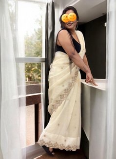 Kamani Aunty - puta in Dubai Photo 4 of 6