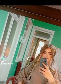 Kamar - escort in Beirut Photo 4 of 8