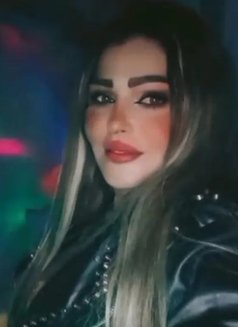 Kamar - escort in Beirut Photo 6 of 8