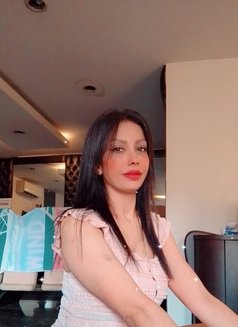 Kamar - escort in Beirut Photo 3 of 6