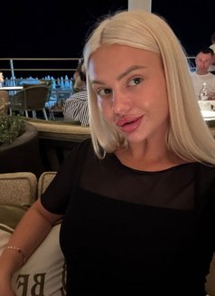 Kamila - escort in Jeddah Photo 4 of 6