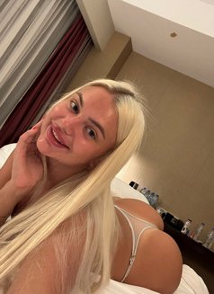 Kamila - escort in Jeddah Photo 5 of 6