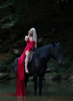 Kamila - escort in Dubai Photo 8 of 10