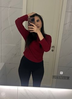 Kamilla - escort in Al Manama Photo 5 of 15