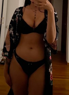 Kamilla - escort in Al Manama Photo 6 of 15