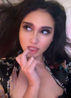 * Kamilla - escort in Al Manama Photo 24 of 26