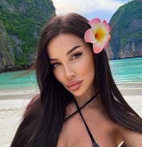 Kamilla - puta in Dubai Photo 1 of 7