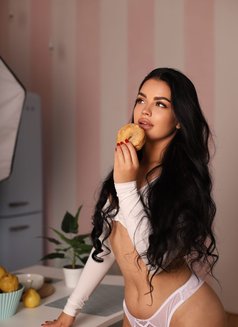 Kamilla - escort in Dubai Photo 10 of 12